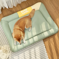 Лежак для котів та собак KimPets "Good Luck", водонепроникне спальне місце для тварин, M (50х40см) Зелений (224M-GREEN)