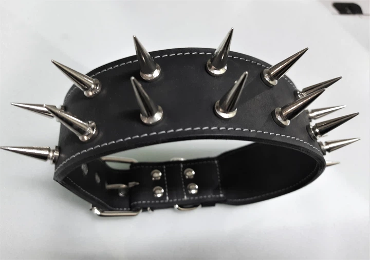 Шкіряний нашийник з шипами Lockdog M(30-44 см) 000240023