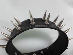 Шкіряний нашийник з шипами Lockdog M(30-44 см) (zoo0005272)