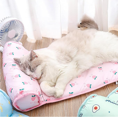 Охолоджуюча підстилка з подушкою Derby Ice Silk Summer Pet Cooling Mat Strawberry для домашніх тварин, 40х60 см