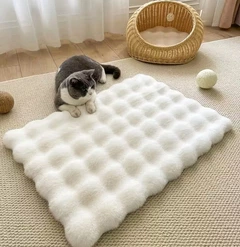 Solve М'який лежак для котів та собак 30×40 см — пухнастий килимок під нірку, теплий, білий KT8001311