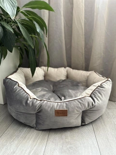 Без бренда Велюрова лежанка для собаки Wooki Queen Velour сіра/бежевій 60х50см