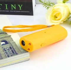 Без бренду Ультразвуковий відлякувач 3 в 1 з ліхтариком для самозахисту дальність дії до 20 метрів (841029)