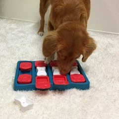Інтерактивна іграшка для собак Nina Ottosson Dog Brick, 21×31×3 см