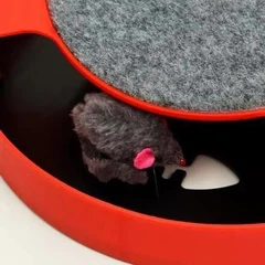 Інтерактивна іграшка для кота і кішки "Мишка, що бігає" Sunroz Catch The Mouse з кігтеточкою Червоний